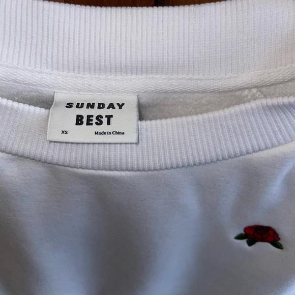 ARITZIA | Rose Embroidered Crewneck - Picture 2 of 2